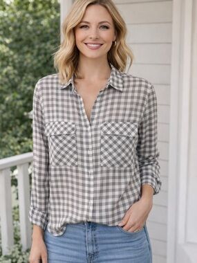 H&M Gray Gingham Button-Front Shirt